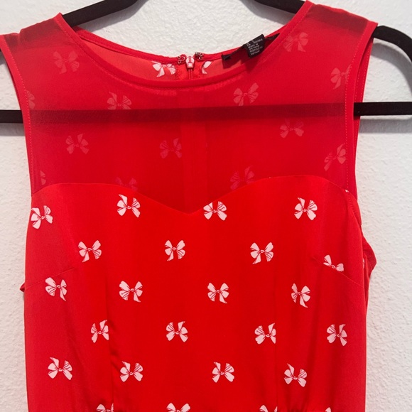 Forever 21 Red and White Bow Printed Sweetheart Dress Size Small - Picture 4 of 4